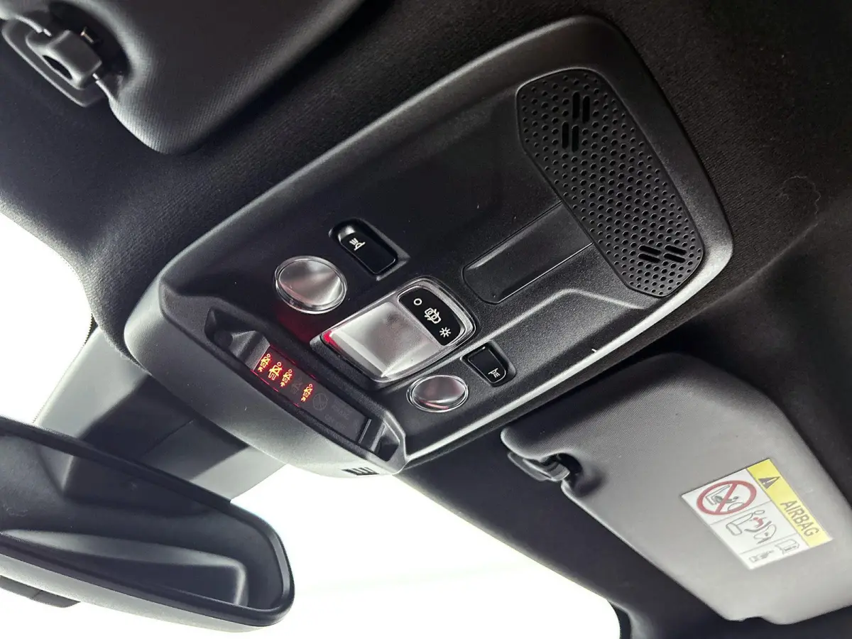1.2 130pk GS Line Automaat | Trekhaak | Navigatie | Climate Control | Cruise Control | Camera | 17"LMV | LED |