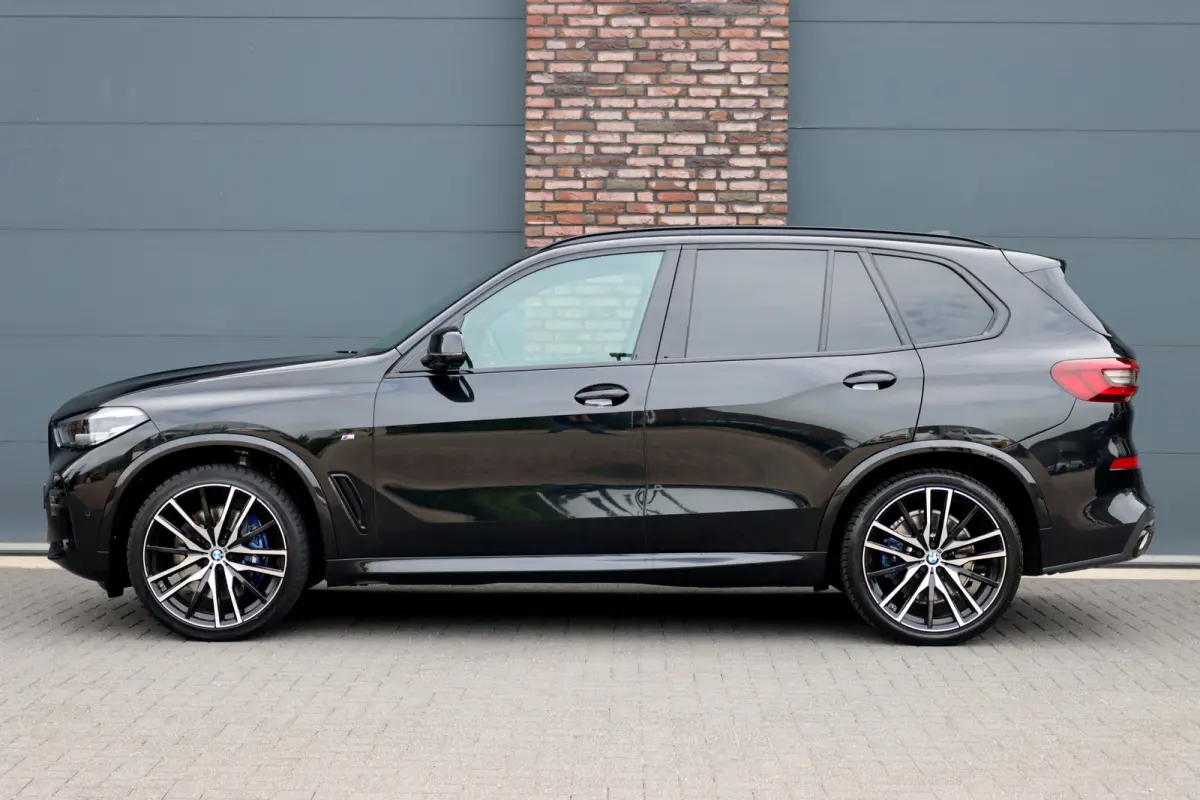 xDrive40d M-Sport High Executive | Panoramadak | ACC | Leder | Memory | Camera | Trekhaak | Harman/Kardon | 22'' inch | Sport-uitlaatsysteem M |