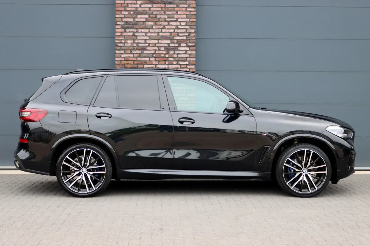 xDrive40d M-Sport High Executive | Panoramadak | ACC | Leder | Memory | Camera | Trekhaak | Harman/Kardon | 22'' inch | Sport-uitlaatsysteem M |