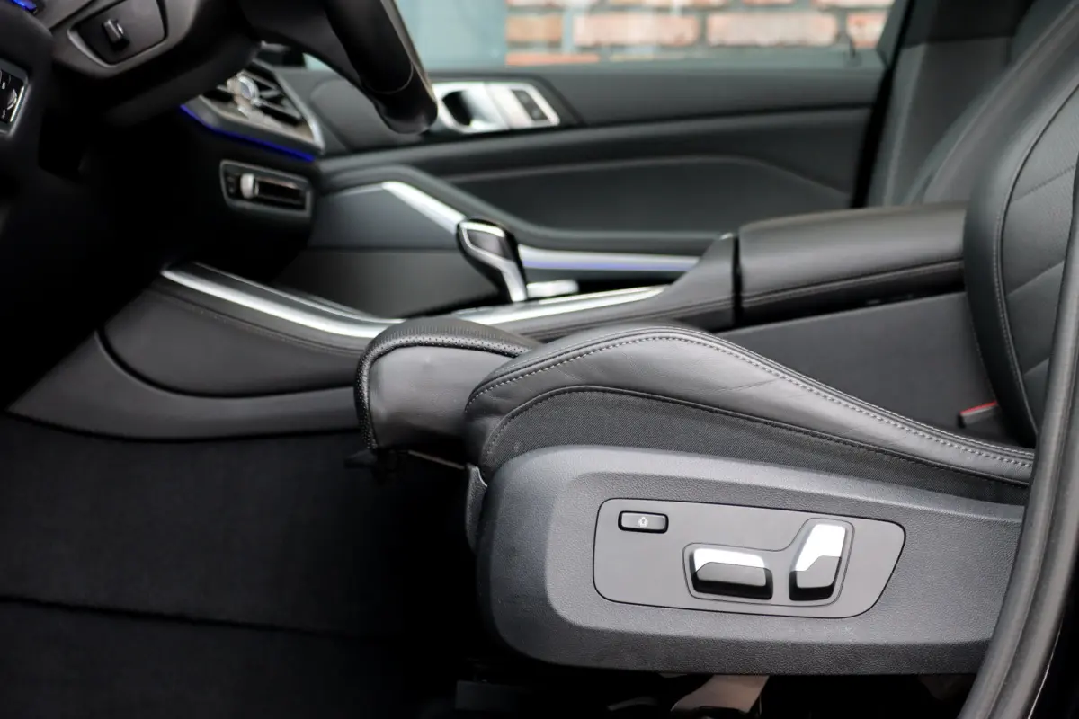 xDrive40d M-Sport High Executive | Panoramadak | ACC | Leder | Memory | Camera | Trekhaak | Harman/Kardon | 22'' inch | Sport-uitlaatsysteem M |