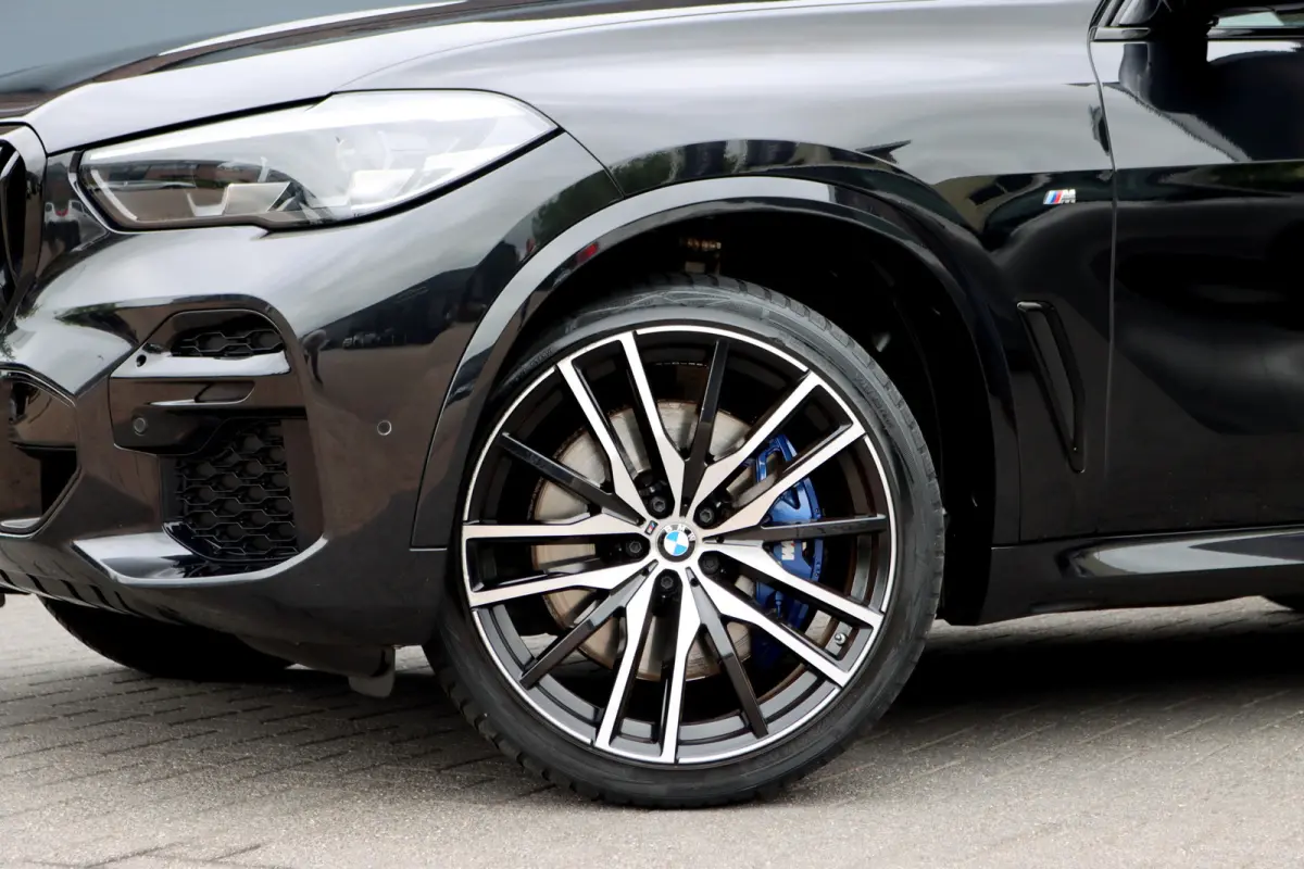 xDrive40d M-Sport High Executive | Panoramadak | ACC | Leder | Memory | Camera | Trekhaak | Harman/Kardon | 22'' inch | Sport-uitlaatsysteem M |
