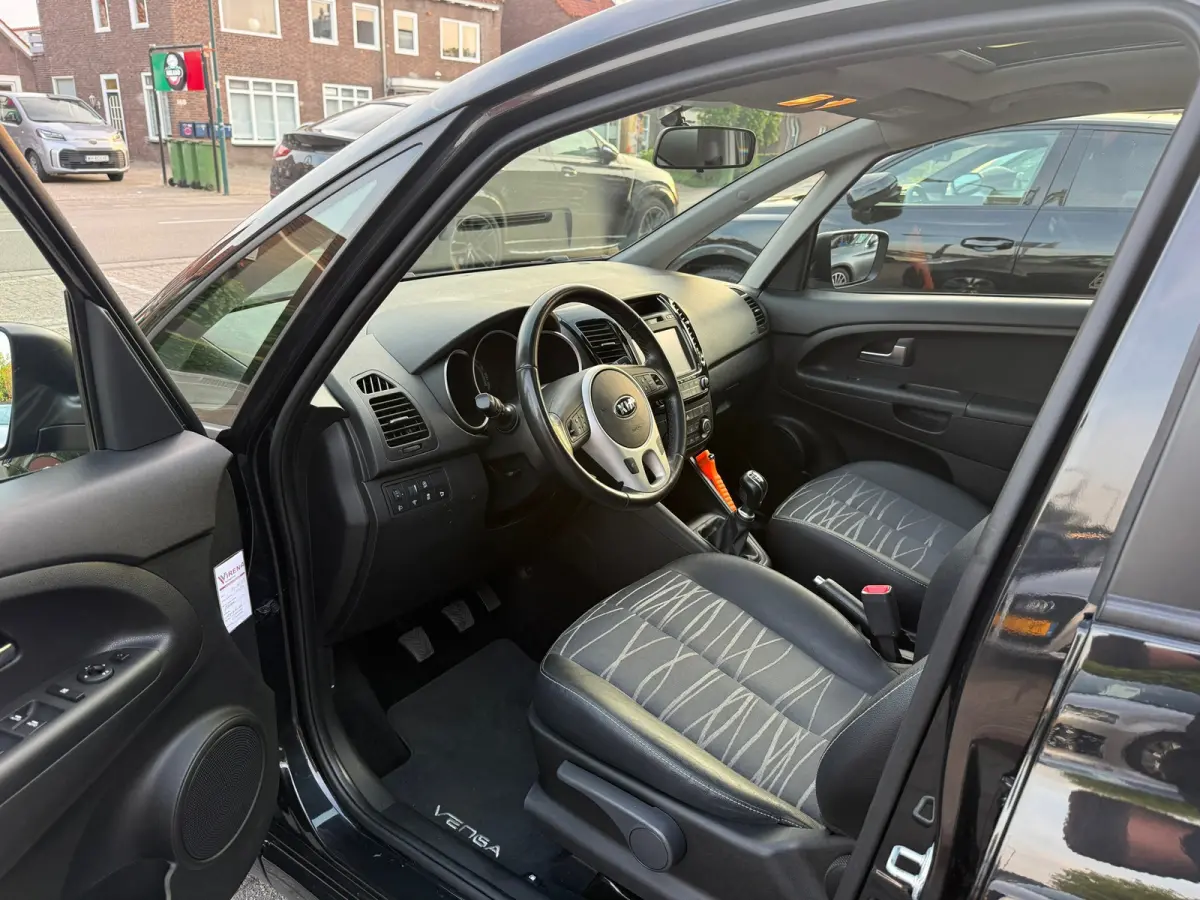 1.4 CVVT Edition, Schuif/kanteldak, Achteruitrijcamera, Navigatie, Trekhaak