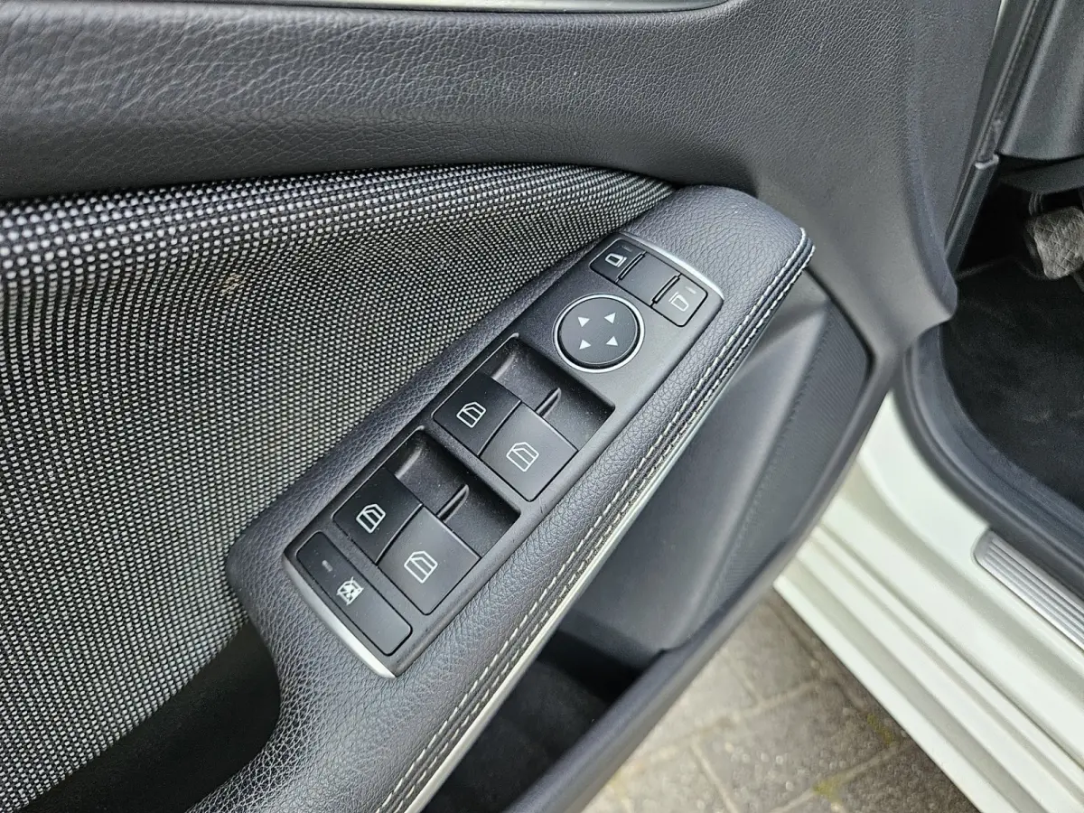 160 Sport Edition Panorama/Schuifdak! LED! 19INCH! NAP! Automaat! Mooie/Nette Auto!