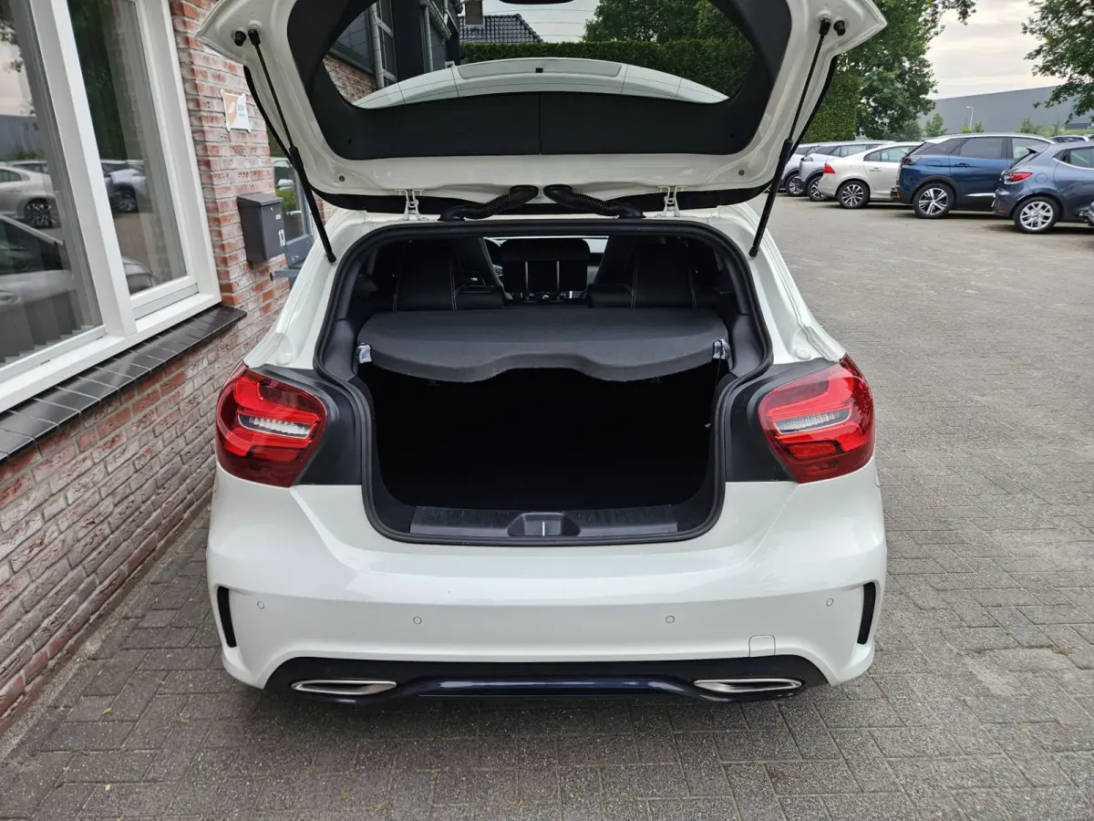 160 Sport Edition Panorama/Schuifdak! LED! 19INCH! NAP! Automaat! Mooie/Nette Auto!