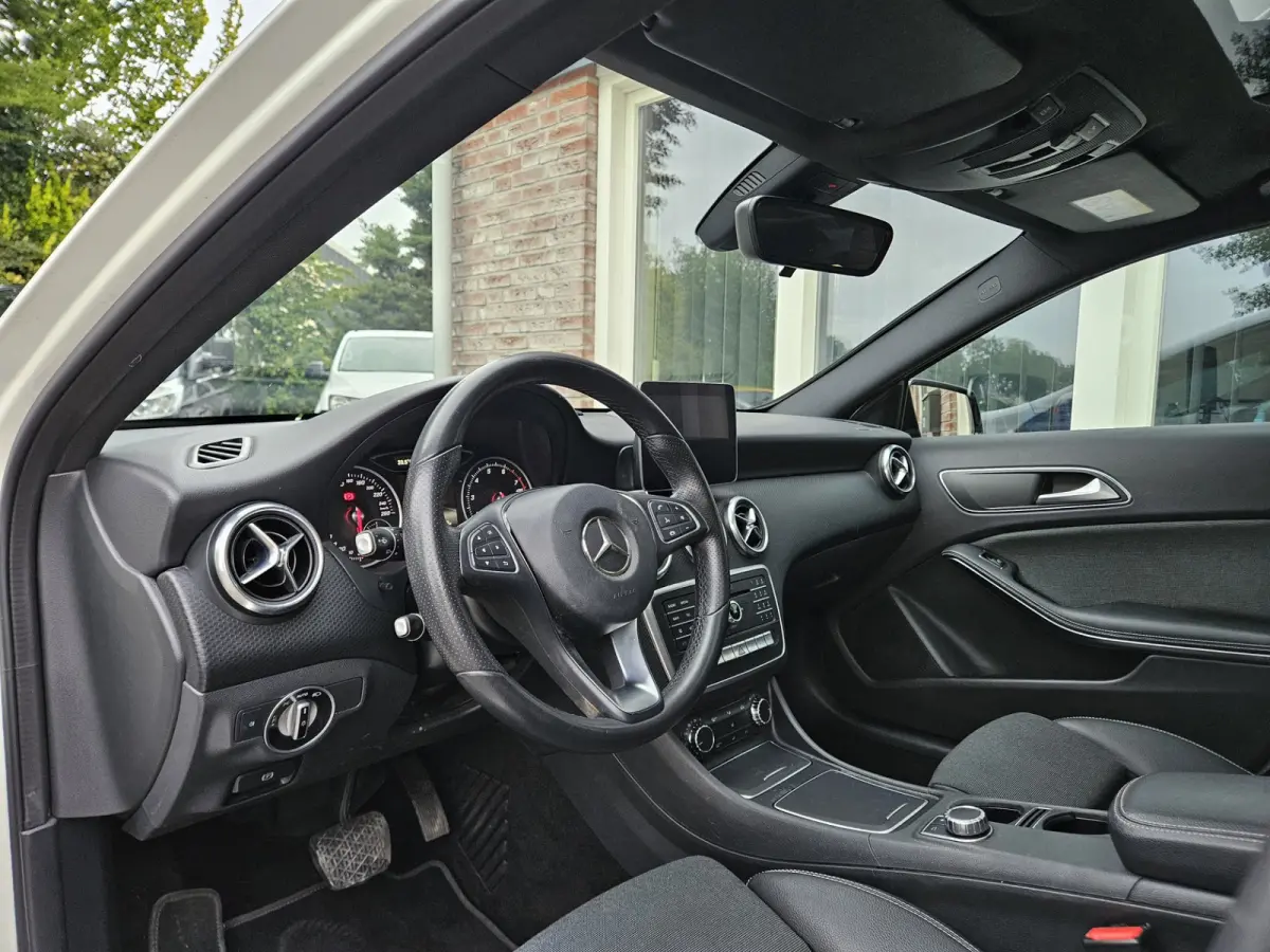 160 Sport Edition Panorama/Schuifdak! LED! 19INCH! NAP! Automaat! Mooie/Nette Auto!