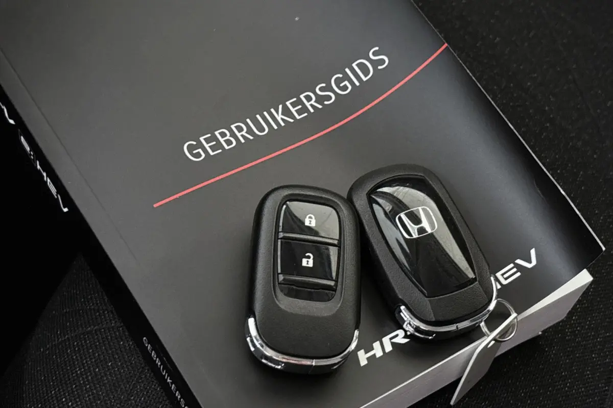 1.5 e:HEV Elegance NL Auto Stoelverwarming Keyless Apple CarPlay