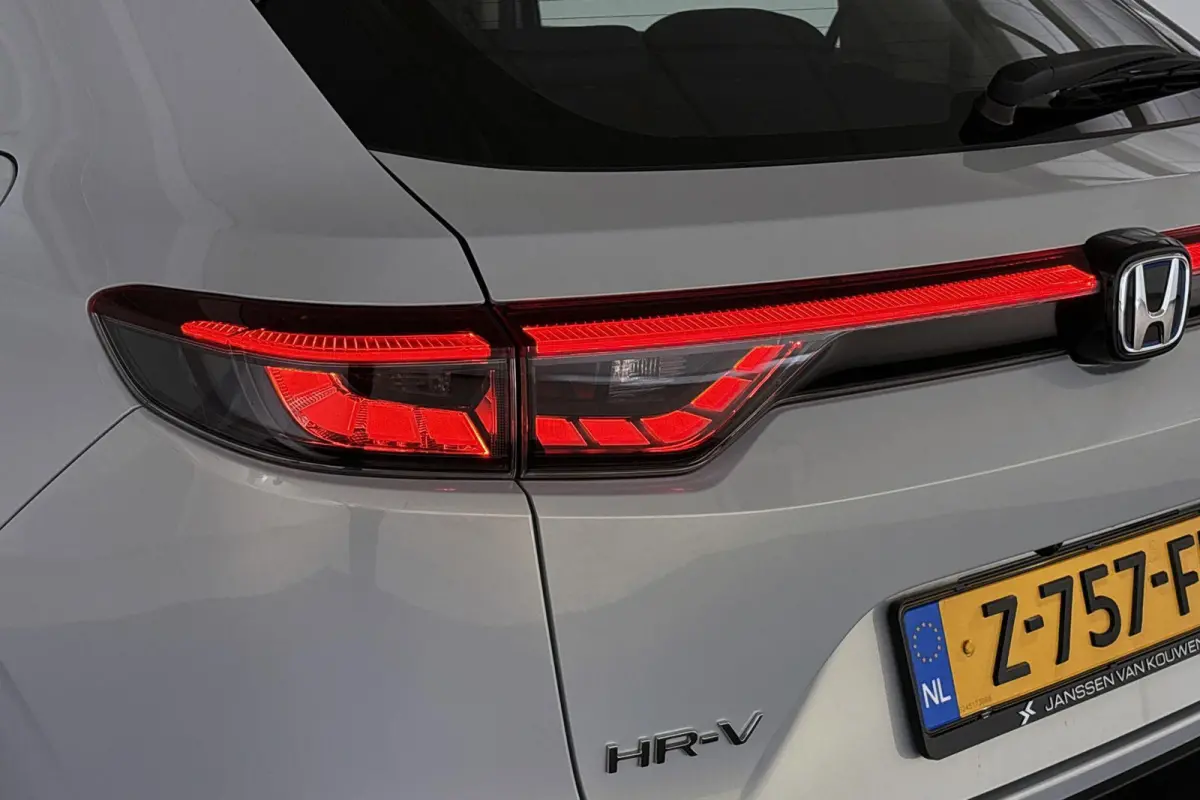 1.5 e:HEV Elegance NL Auto Stoelverwarming Keyless Apple CarPlay