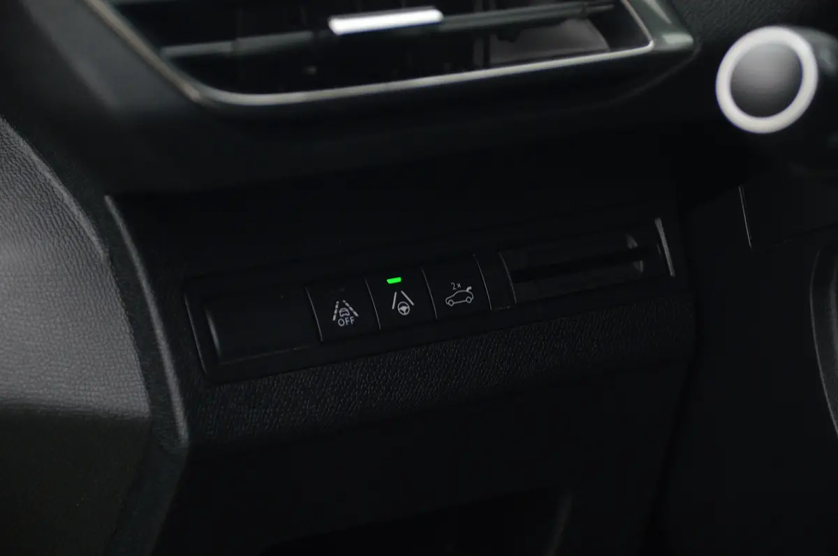 130PK GT PACK Cruise control adaptief | Dodehoek detectie | Full-LED koplampen | Verwarmbare voorstoelen | 2 stoelen op derde rij | Afwijkende dakkleur | Airco (automatisch)