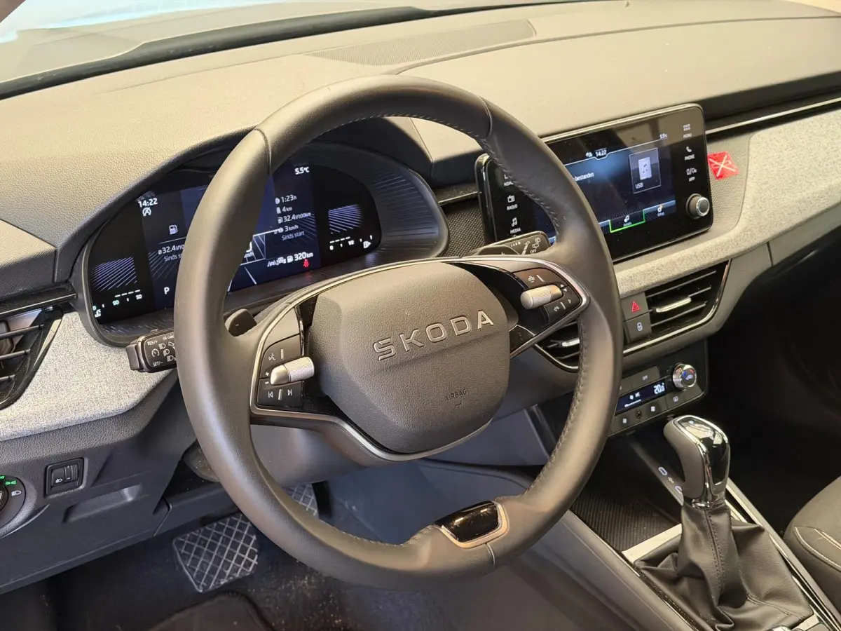 1.0 TSI Selection Carplay | LED | Parkeersensoren | Digitaal Dashboard | Climate Control | Cruise Control | Apple Carplay/Android Auto|telefoonintegratie premium | Cruise control | DAB ontva
