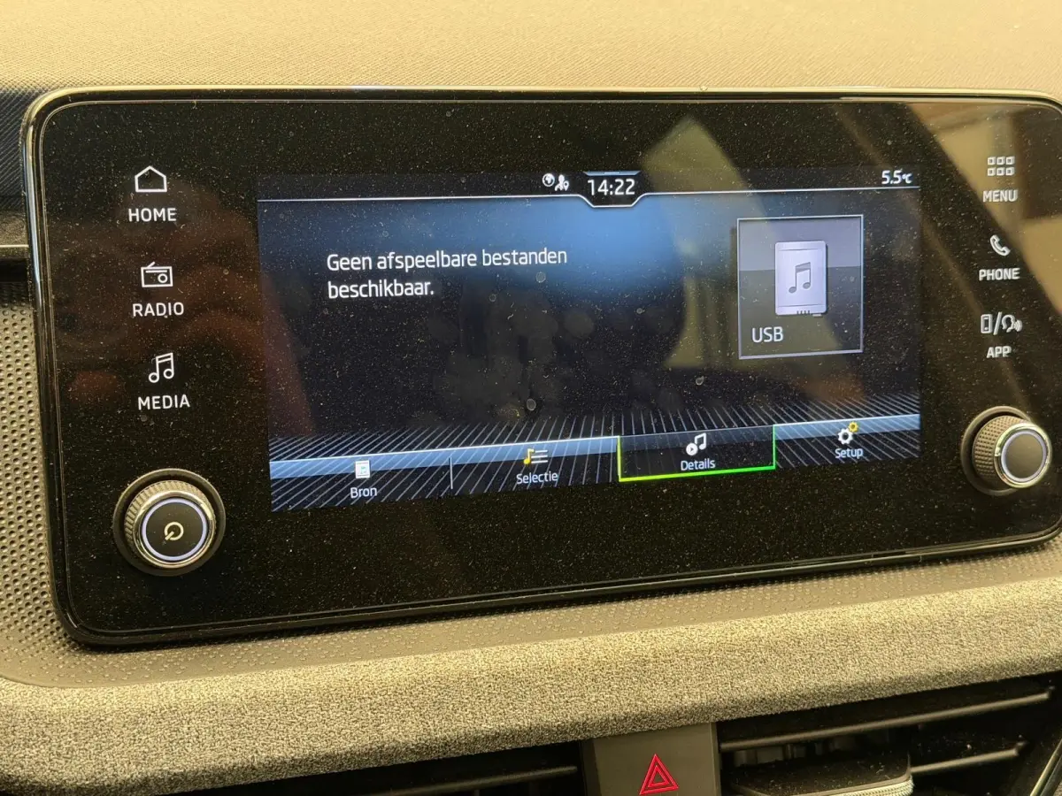 1.0 TSI Selection Carplay | LED | Parkeersensoren | Digitaal Dashboard | Climate Control | Cruise Control | Apple Carplay/Android Auto|telefoonintegratie premium | Cruise control | DAB ontva