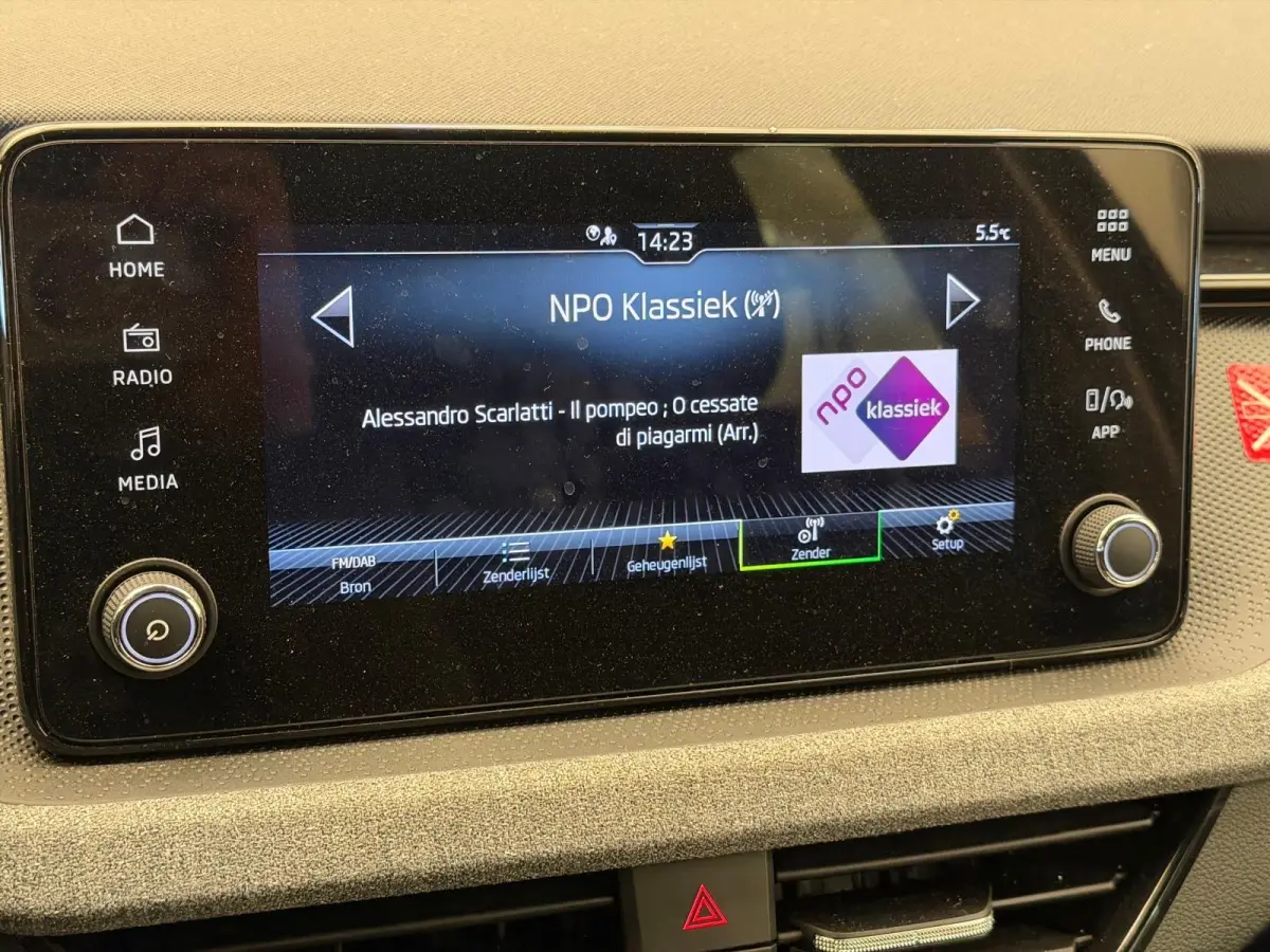 1.0 TSI Selection Carplay | LED | Parkeersensoren | Digitaal Dashboard | Climate Control | Cruise Control | Apple Carplay/Android Auto|telefoonintegratie premium | Cruise control | DAB ontva