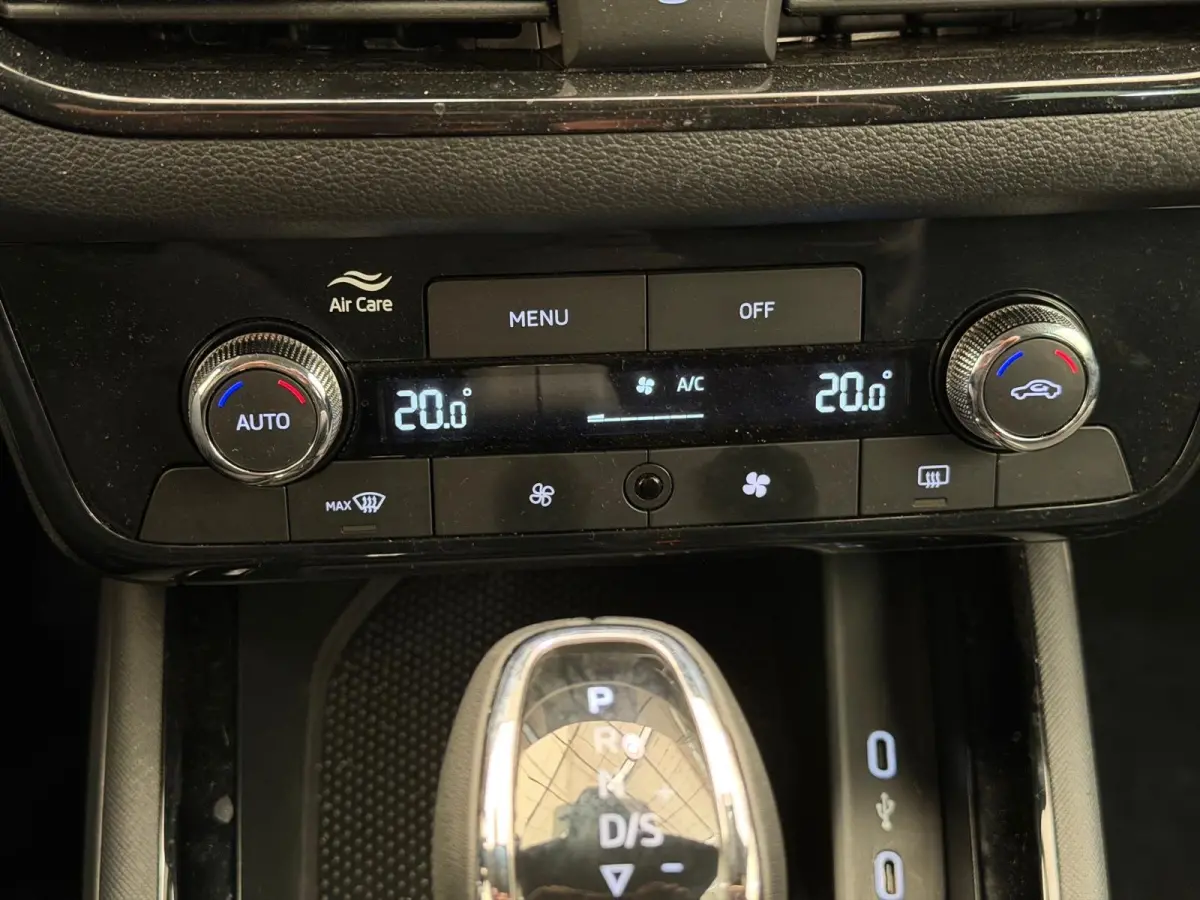 1.0 TSI Selection Carplay | LED | Parkeersensoren | Digitaal Dashboard | Climate Control | Cruise Control | Apple Carplay/Android Auto|telefoonintegratie premium | Cruise control | DAB ontva