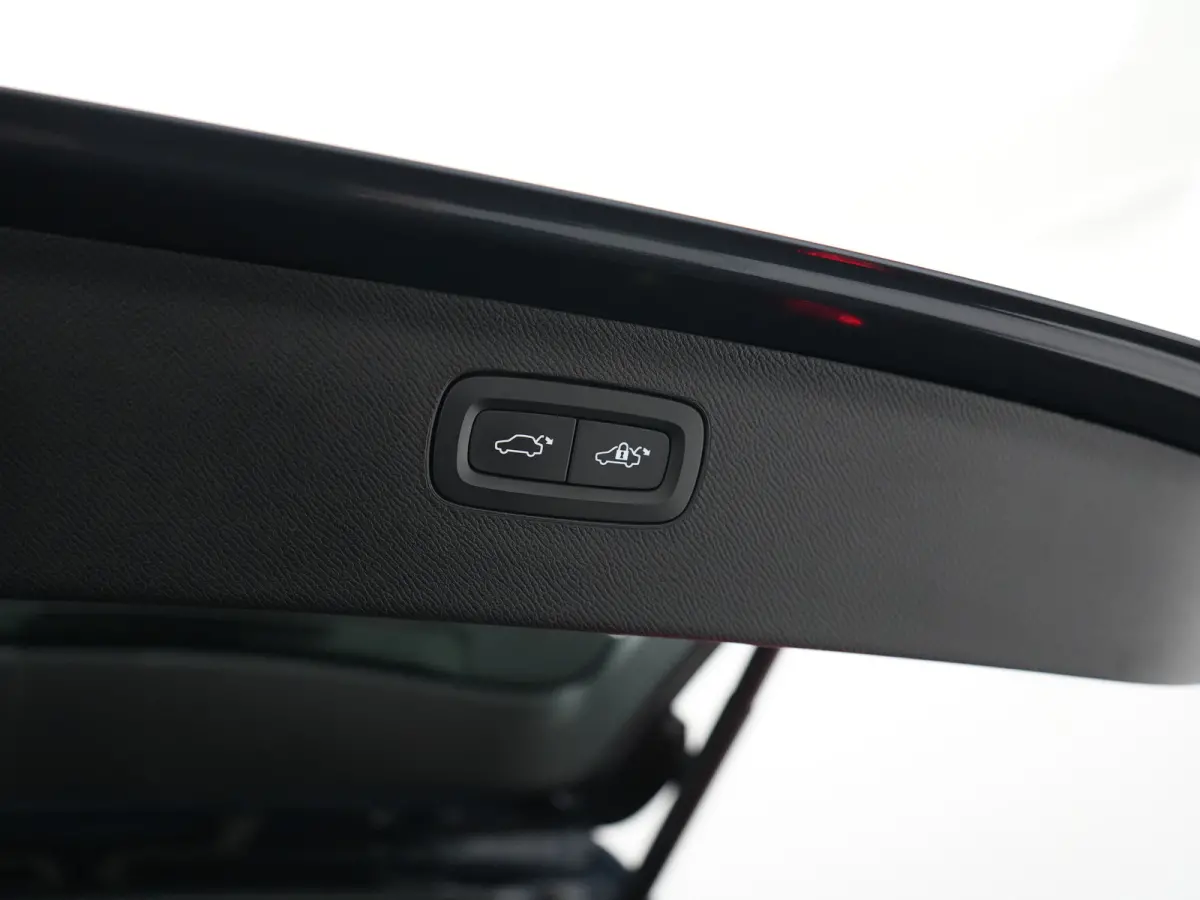 T8 Recharge AWD Inscription | Long Range | Adaptive Cruise | 360° Camera | Panoramadak | Head-up | Harman/Kardon | Trekhaak