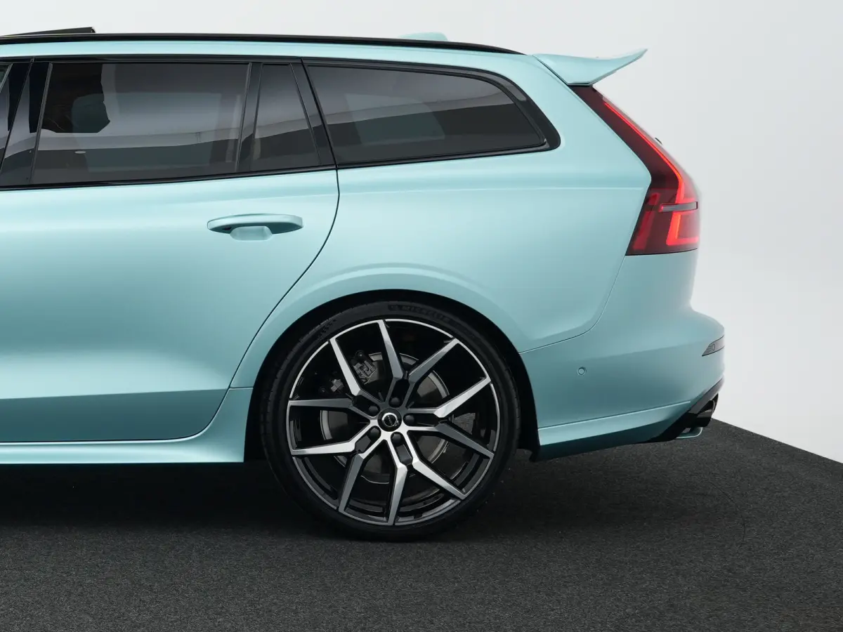 T8 Plug-in hybrid AWD Ultra Dark HEICO | Custum Wrap | 21" | Extra getint glas | Full-LED koplampen | HEICO SPORTIV achterskirt met sporteinddemper