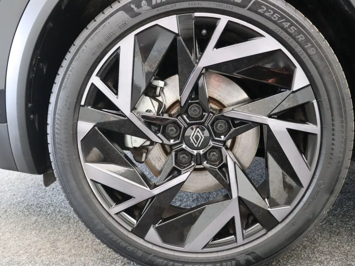 E-Tech full hybrid 145pk Esprit Alpine | Adaptive cruise control | Climate control | Stuurverwarming | Lichtmetalen velgen 19'' | Parkeersensoren Voor / Achter |