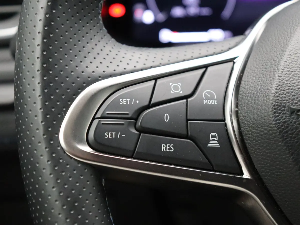 E-Tech full hybrid 145pk Esprit Alpine | Adaptive cruise control | Climate control | Stuurverwarming | Lichtmetalen velgen 19'' | Parkeersensoren Voor / Achter |