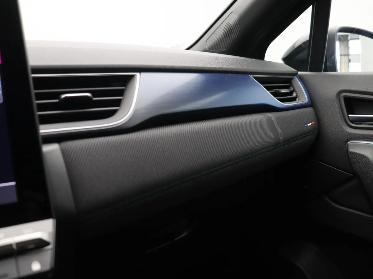 E-Tech full hybrid 145pk Esprit Alpine | Adaptive cruise control | Climate control | Stuurverwarming | Lichtmetalen velgen 19'' | Parkeersensoren Voor / Achter |