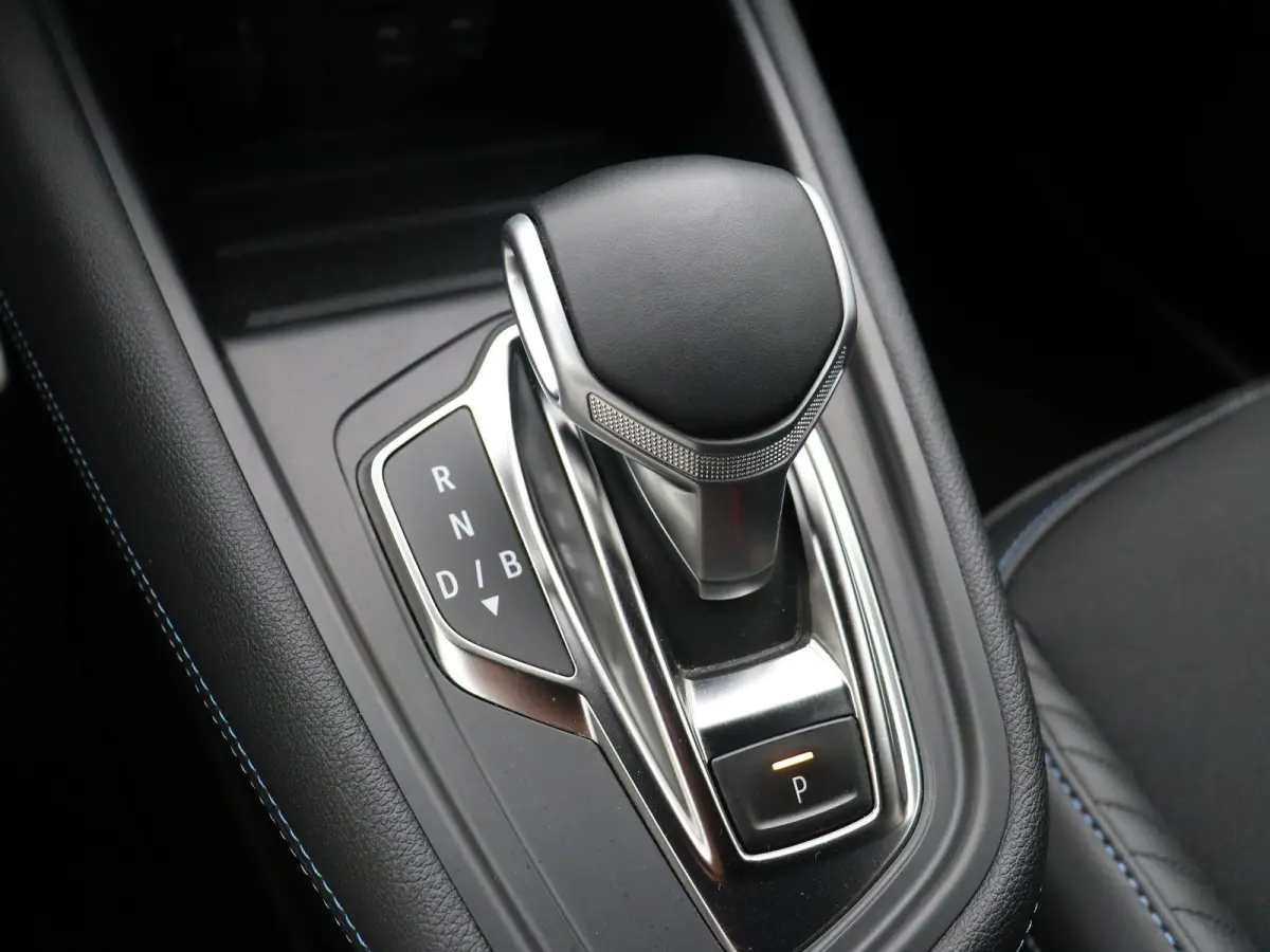 E-Tech full hybrid 145pk Esprit Alpine | Adaptive cruise control | Climate control | Stuurverwarming | Lichtmetalen velgen 19'' | Parkeersensoren Voor / Achter |
