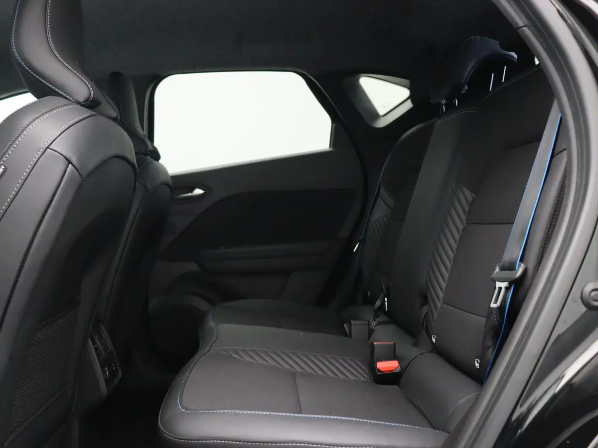 E-Tech full hybrid 145pk Esprit Alpine | Adaptive cruise control | Climate control | Stuurverwarming | Lichtmetalen velgen 19'' | Parkeersensoren Voor / Achter |
