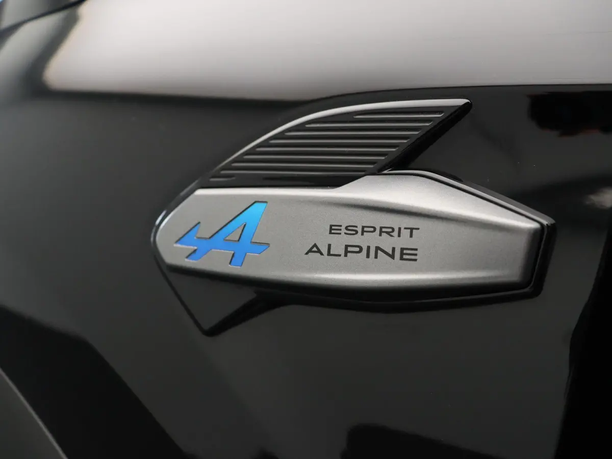 E-Tech full hybrid 145pk Esprit Alpine | Adaptive cruise control | Climate control | Stuurverwarming | Lichtmetalen velgen 19'' | Parkeersensoren Voor / Achter |