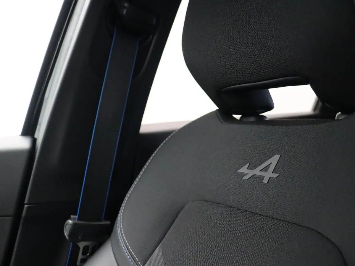 E-Tech full hybrid 145pk Esprit Alpine | Adaptive cruise control | Climate control | Stuurverwarming | Lichtmetalen velgen 19'' | Parkeersensoren Voor / Achter |