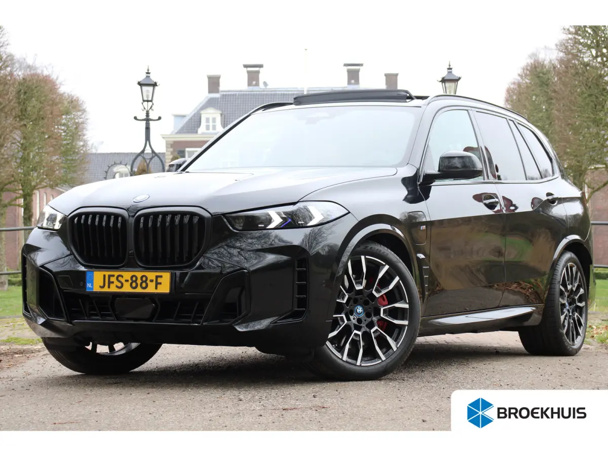 xDrive50e M Sport | UNIEK! | ELEKTR. TREKHAAK | PANODAK | STOEL + STUURVERWARMING | M-SPORT | ADAPTIVE CRUISE | DODE HOEK | 21" LMV