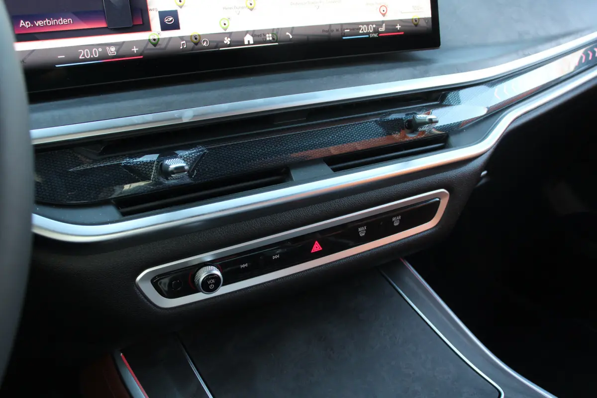 xDrive50e M Sport | UNIEK! | ELEKTR. TREKHAAK | PANODAK | STOEL + STUURVERWARMING | M-SPORT | ADAPTIVE CRUISE | DODE HOEK | 21" LMV