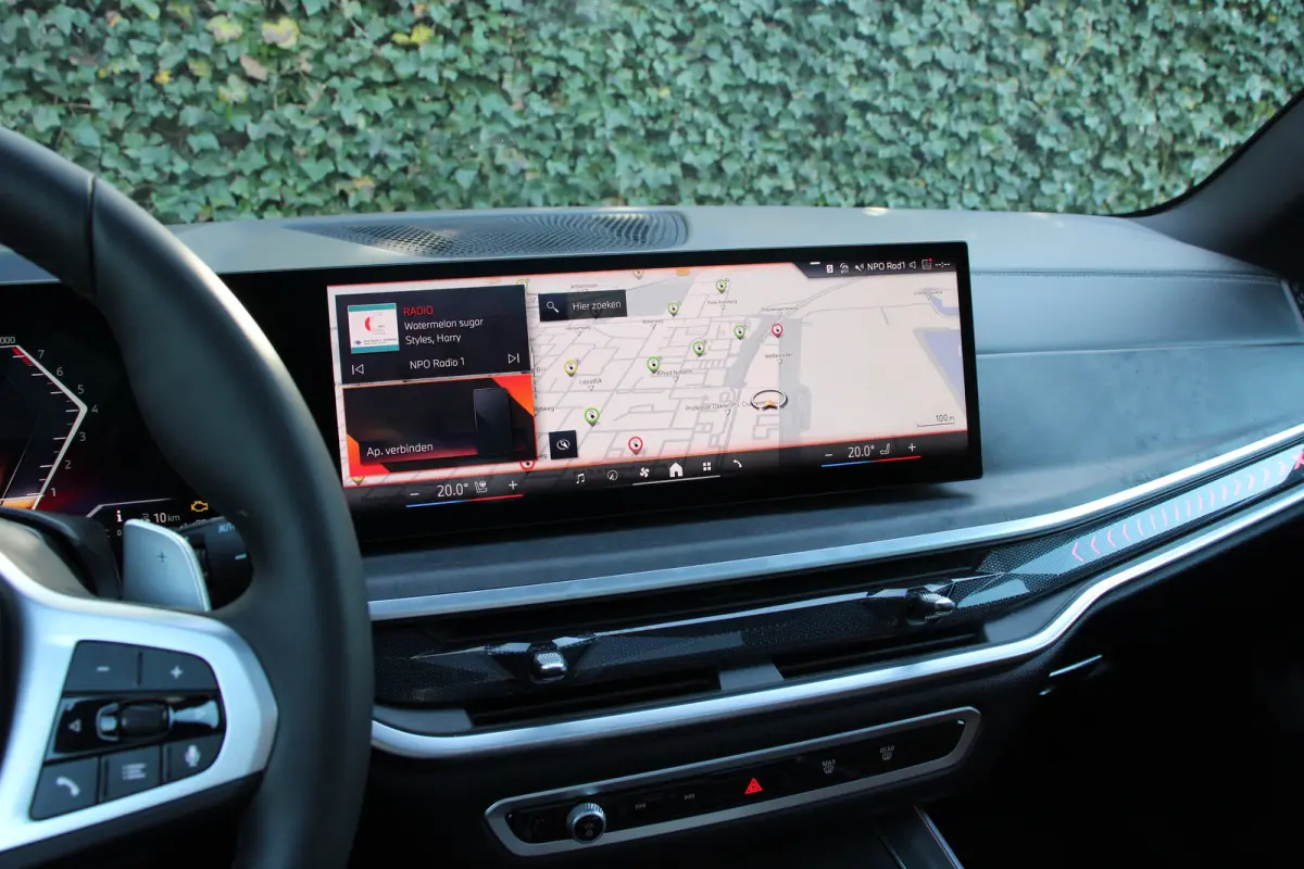 xDrive50e M Sport | UNIEK! | ELEKTR. TREKHAAK | PANODAK | STOEL + STUURVERWARMING | M-SPORT | ADAPTIVE CRUISE | DODE HOEK | 21" LMV