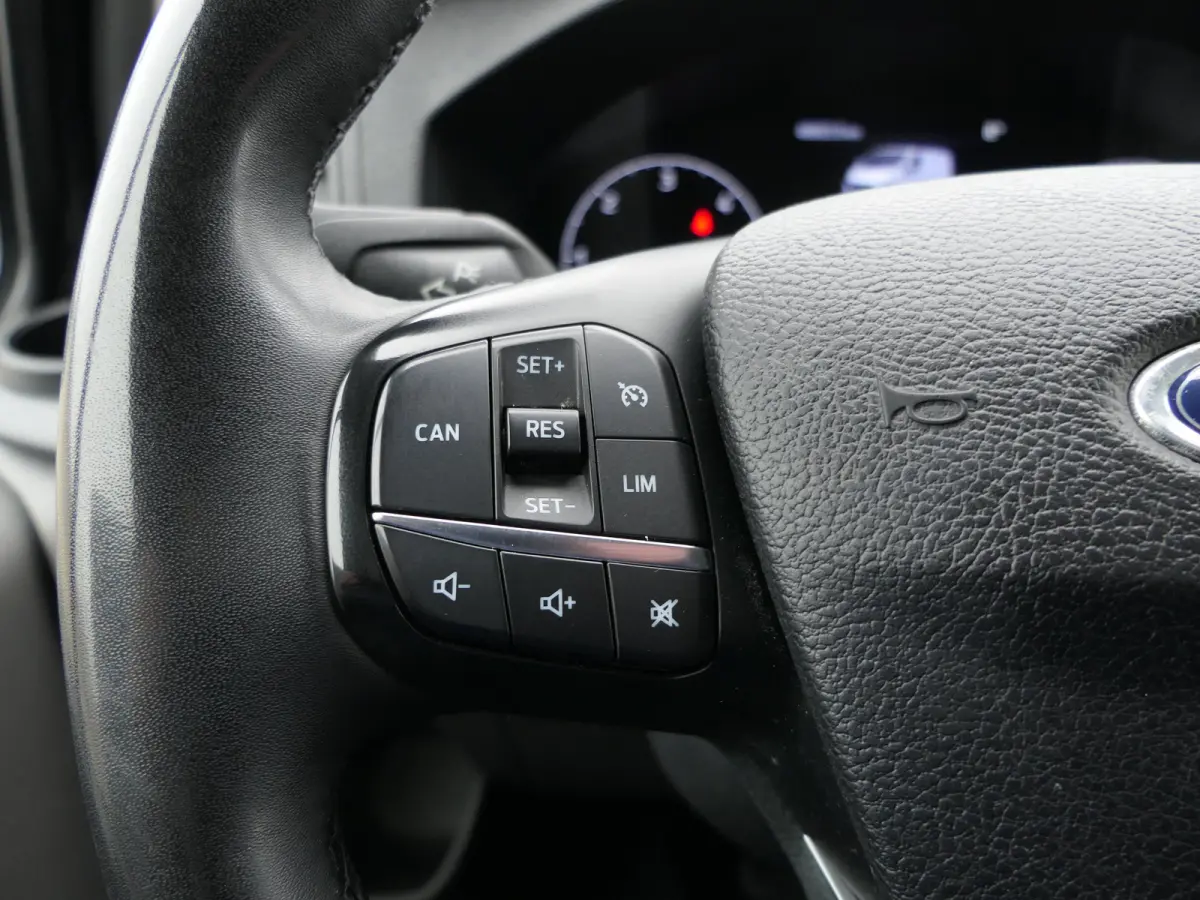 320 2.0 TDCI 130pk L2H1 Trend | Automaat | Navigatie | Cruise Control | DAB | CarPlay/Android Auto |