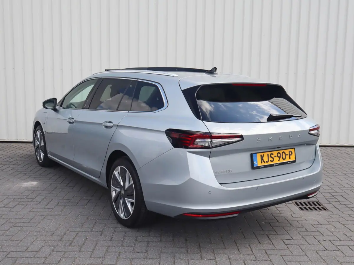 1.5 TSI 204pk PHEV Edition | SoH 100% | Panoramadak | 18" Velgen | Massage