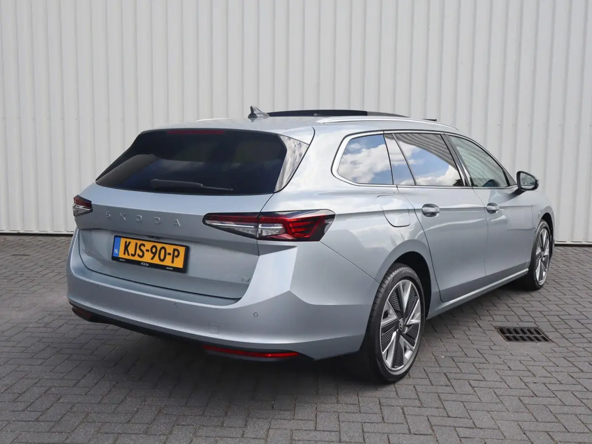 1.5 TSI 204pk PHEV Edition | SoH 100% | Panoramadak | 18" Velgen | Massage