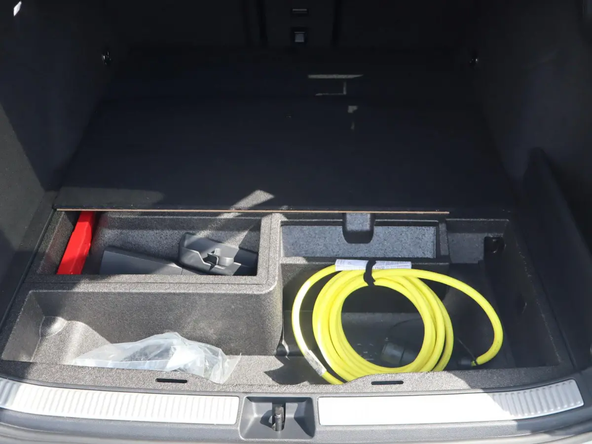 1.5 TSI 204pk PHEV Edition | SoH 100% | Panoramadak | 18" Velgen | Massage