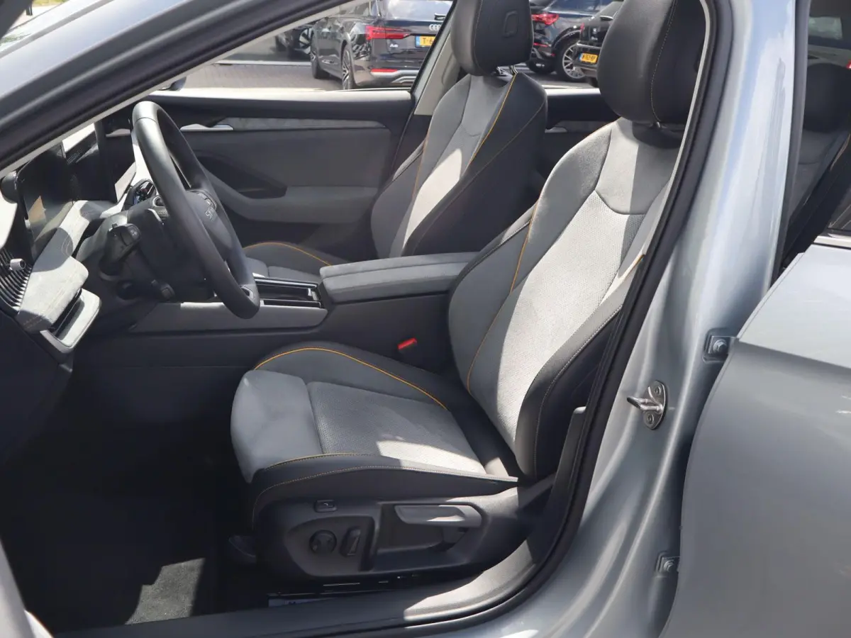 1.5 TSI 204pk PHEV Edition | SoH 100% | Panoramadak | 18" Velgen | Massage