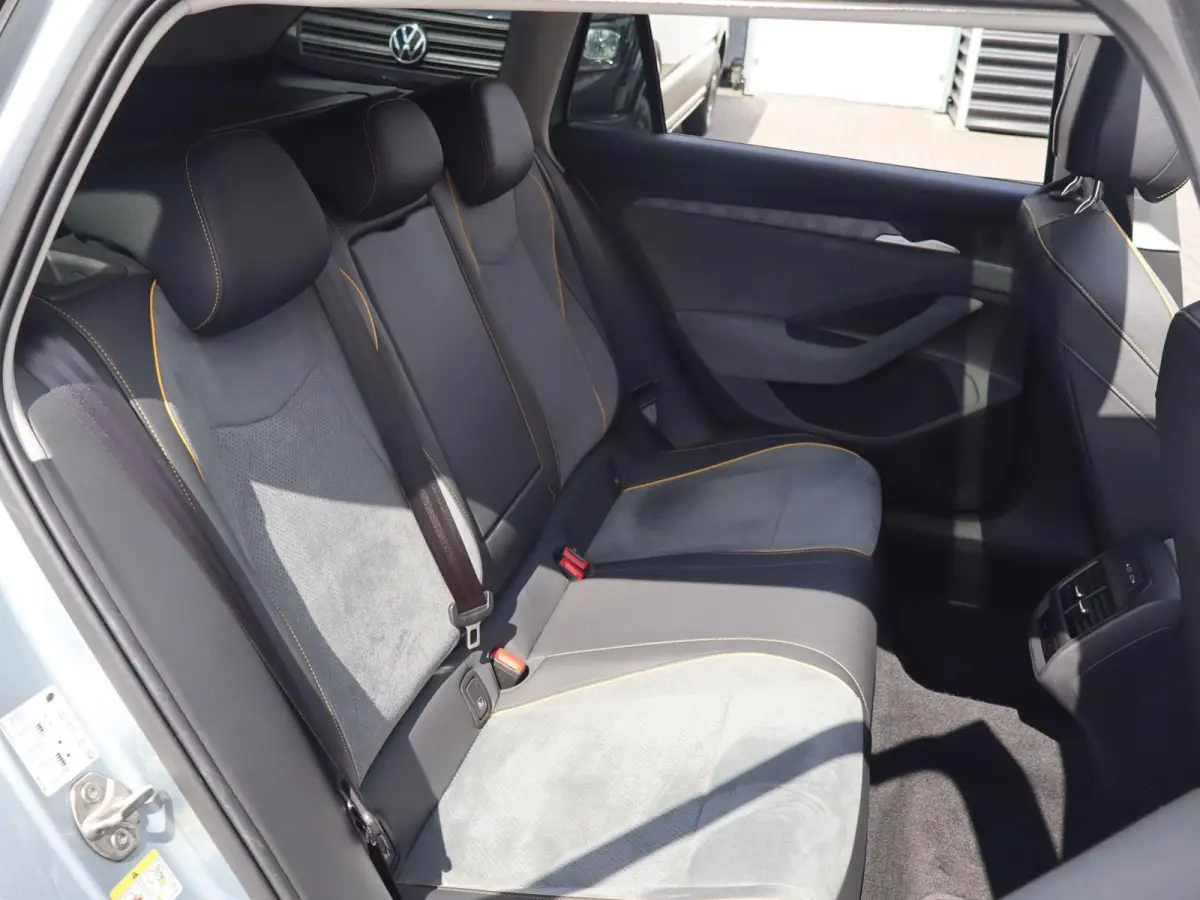 1.5 TSI 204pk PHEV Edition | SoH 100% | Panoramadak | 18" Velgen | Massage