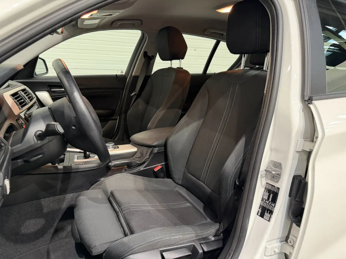 118i Executive PDC / LMV / Automaat / Cruise Control / Navi