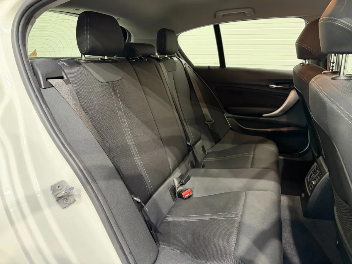 118i Executive PDC / LMV / Automaat / Cruise Control / Navi