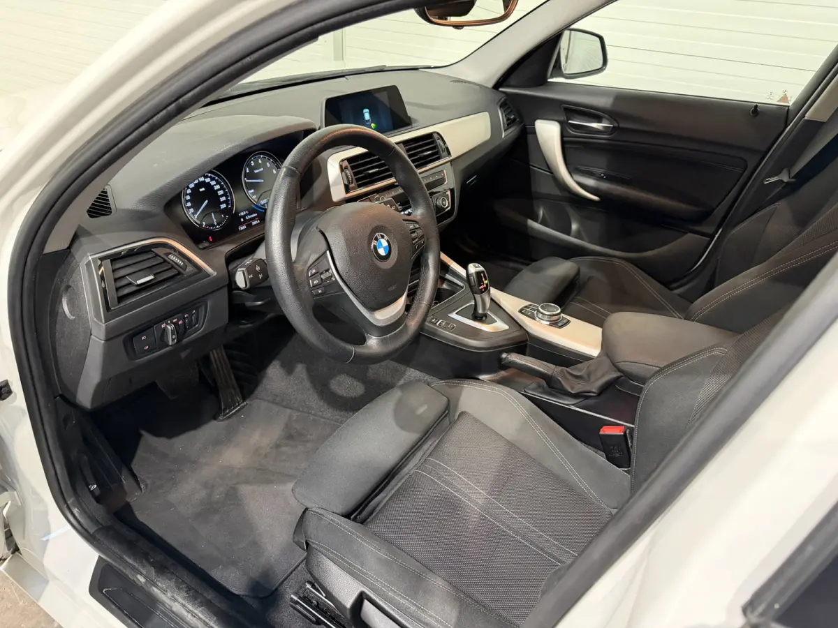 118i Executive PDC / LMV / Automaat / Cruise Control / Navi