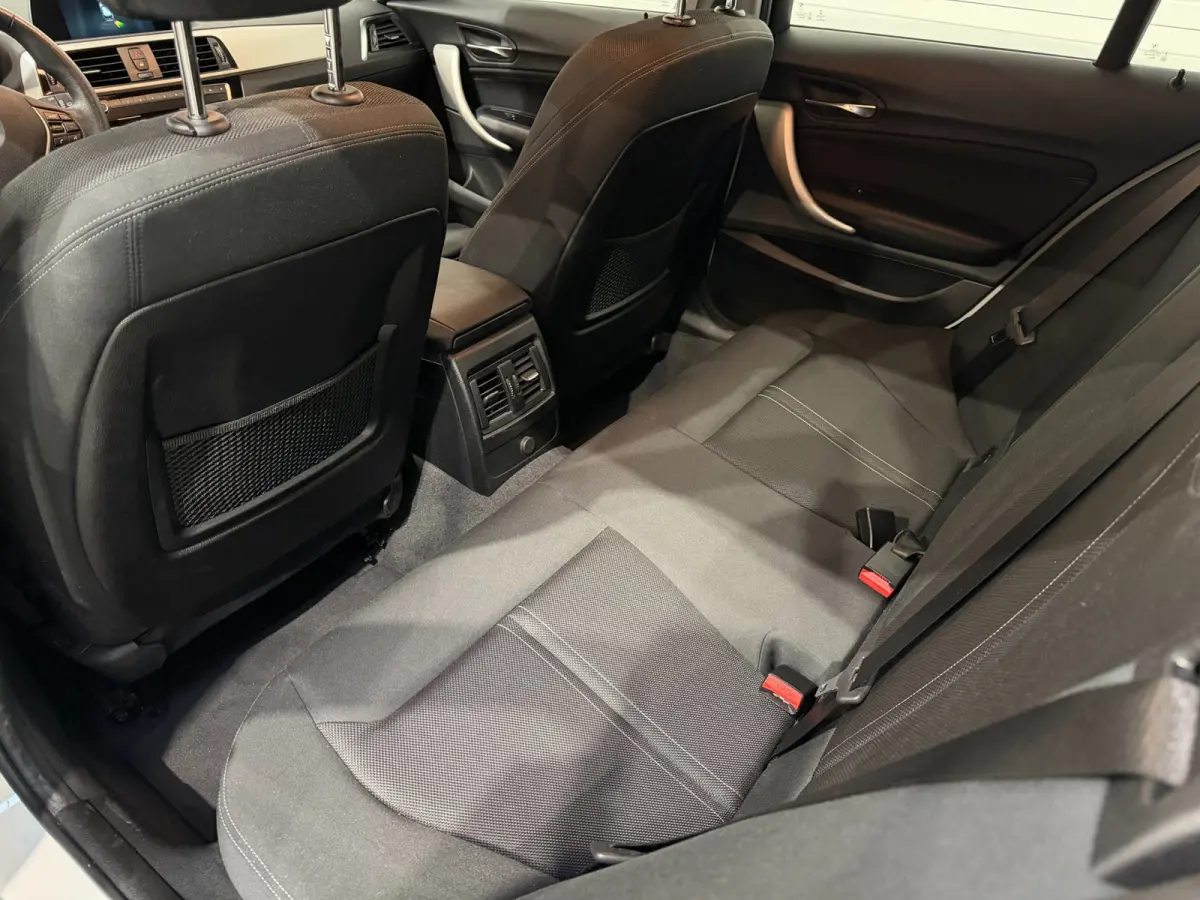 118i Executive PDC / LMV / Automaat / Cruise Control / Navi