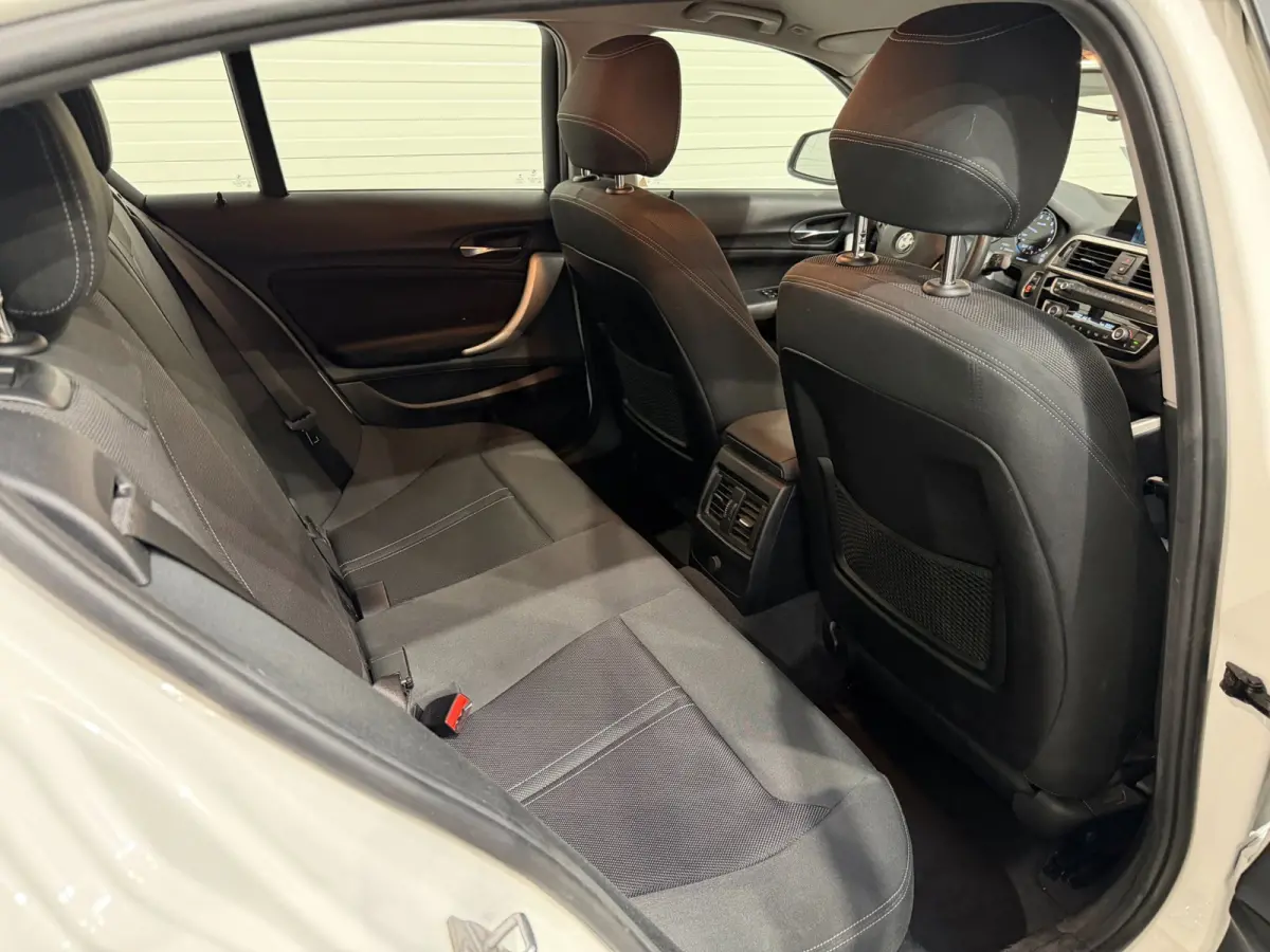 118i Executive PDC / LMV / Automaat / Cruise Control / Navi