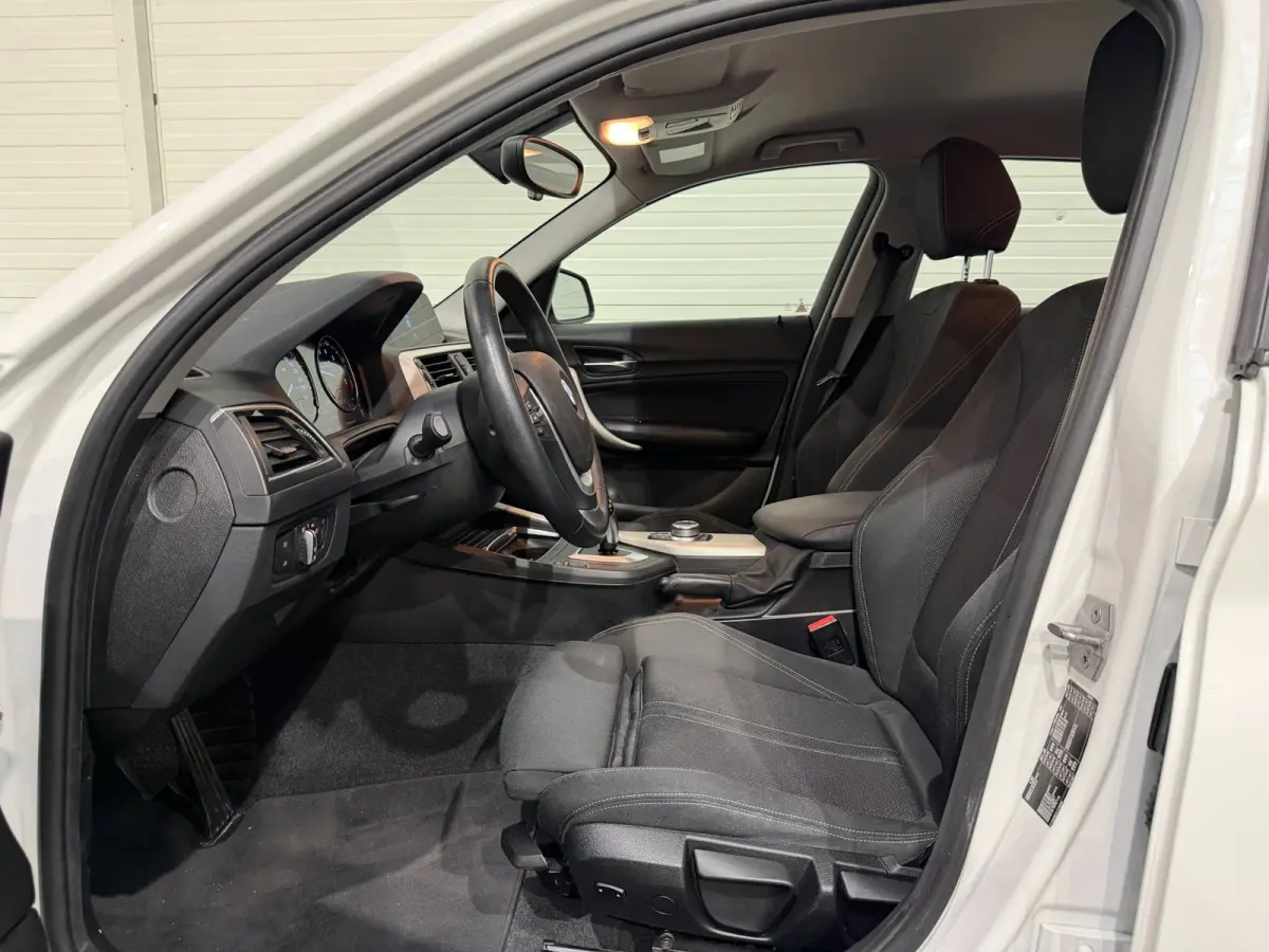 118i Executive PDC / LMV / Automaat / Cruise Control / Navi