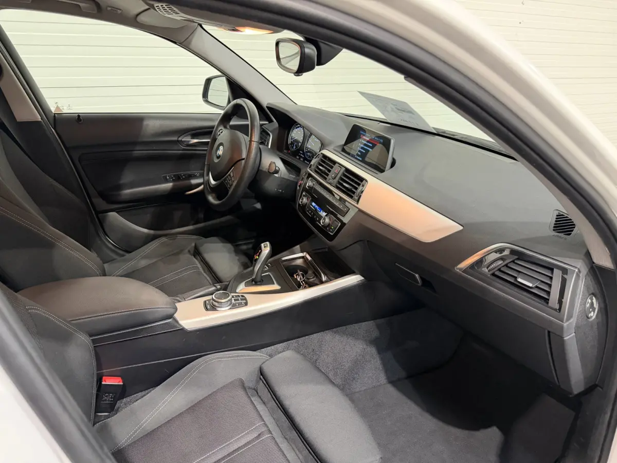 118i Executive PDC / LMV / Automaat / Cruise Control / Navi