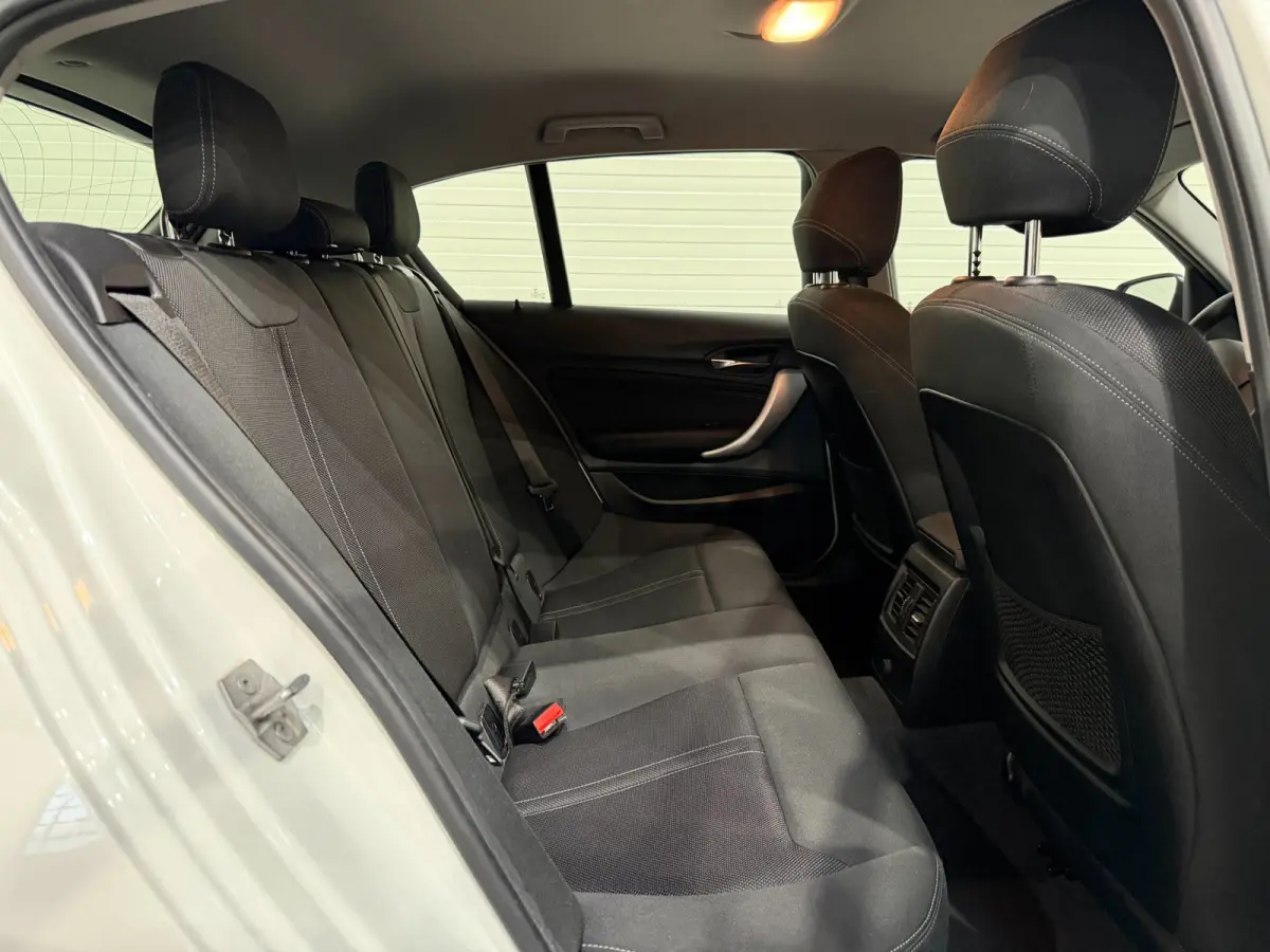 118i Executive PDC / LMV / Automaat / Cruise Control / Navi