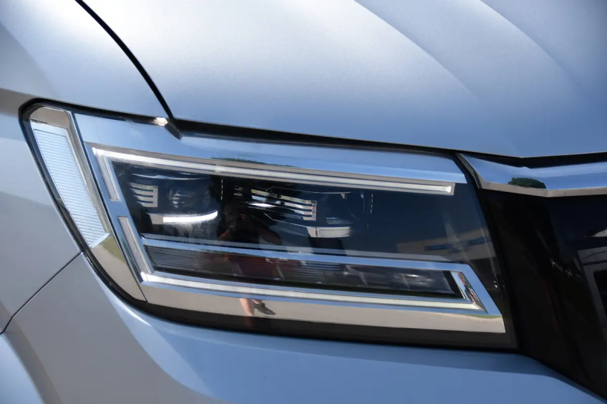 3.180 35 2.0 L4H3 PB Edition Cruise, Camera, Carplay, 177pk, LED, Clima, Trekhaak, Automaat, Sensoren, Geveerde stoel, Uniek!