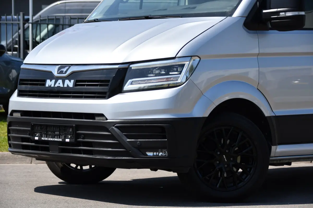 3.180 35 2.0 L4H3 PB Edition Cruise, Camera, Carplay, 177pk, LED, Clima, Trekhaak, Automaat, Sensoren, Geveerde stoel, Uniek!