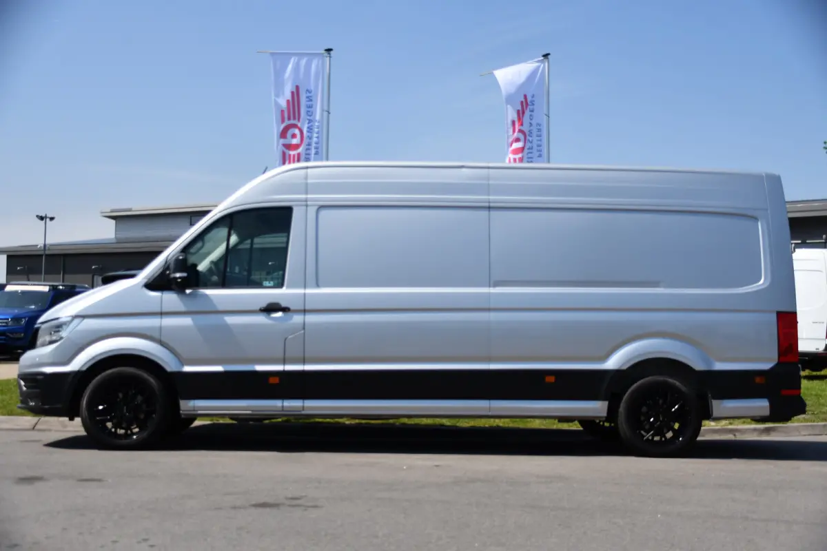 3.180 35 2.0 L4H3 PB Edition Cruise, Camera, Carplay, 177pk, LED, Clima, Trekhaak, Automaat, Sensoren, Geveerde stoel, Uniek!