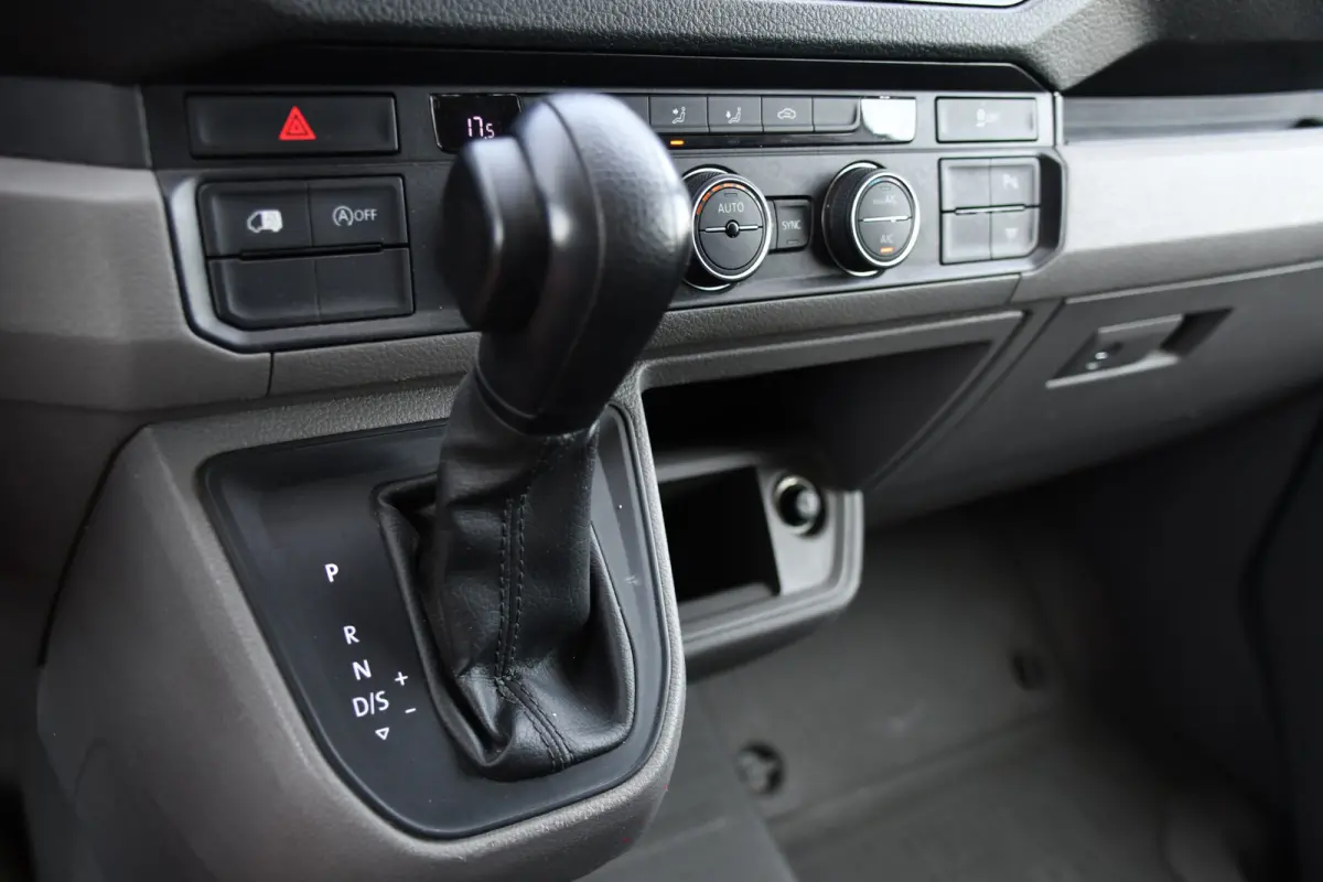 3.180 35 2.0 L4H3 PB Edition Cruise, Camera, Carplay, 177pk, LED, Clima, Trekhaak, Automaat, Sensoren, Geveerde stoel, Uniek!