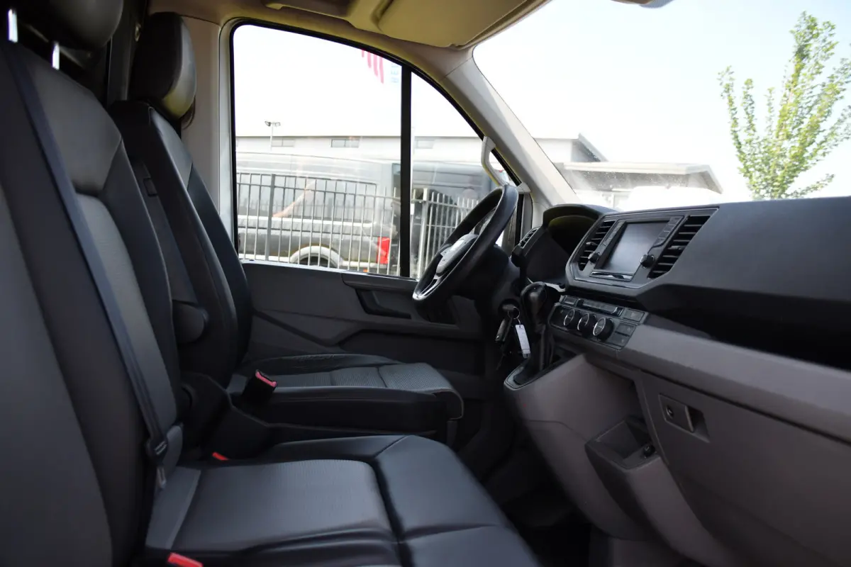 3.180 35 2.0 L4H3 PB Edition Cruise, Camera, Carplay, 177pk, LED, Clima, Trekhaak, Automaat, Sensoren, Geveerde stoel, Uniek!
