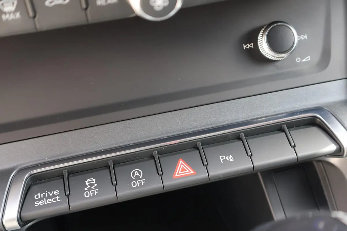 35 TFSI 150pk S-tronic S-Line | Afn. trekhaak | Navigatie | Sportstoelen | Stoelverwarming | Cruise Control | Dodehoek sensor | Elek. kofferbakklep | Elek. inklapbare spiegels