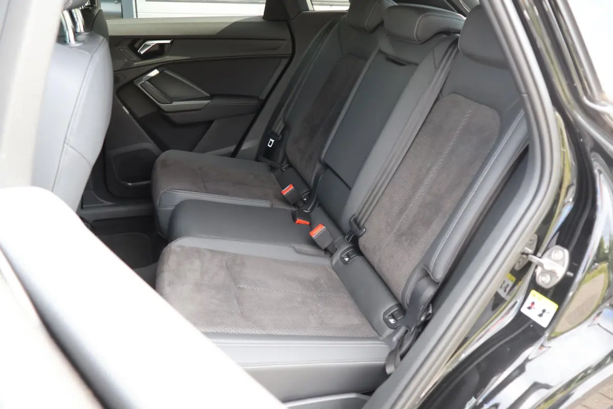 35 TFSI 150pk S-tronic S-Line | Afn. trekhaak | Navigatie | Sportstoelen | Stoelverwarming | Cruise Control | Dodehoek sensor | Elek. kofferbakklep | Elek. inklapbare spiegels