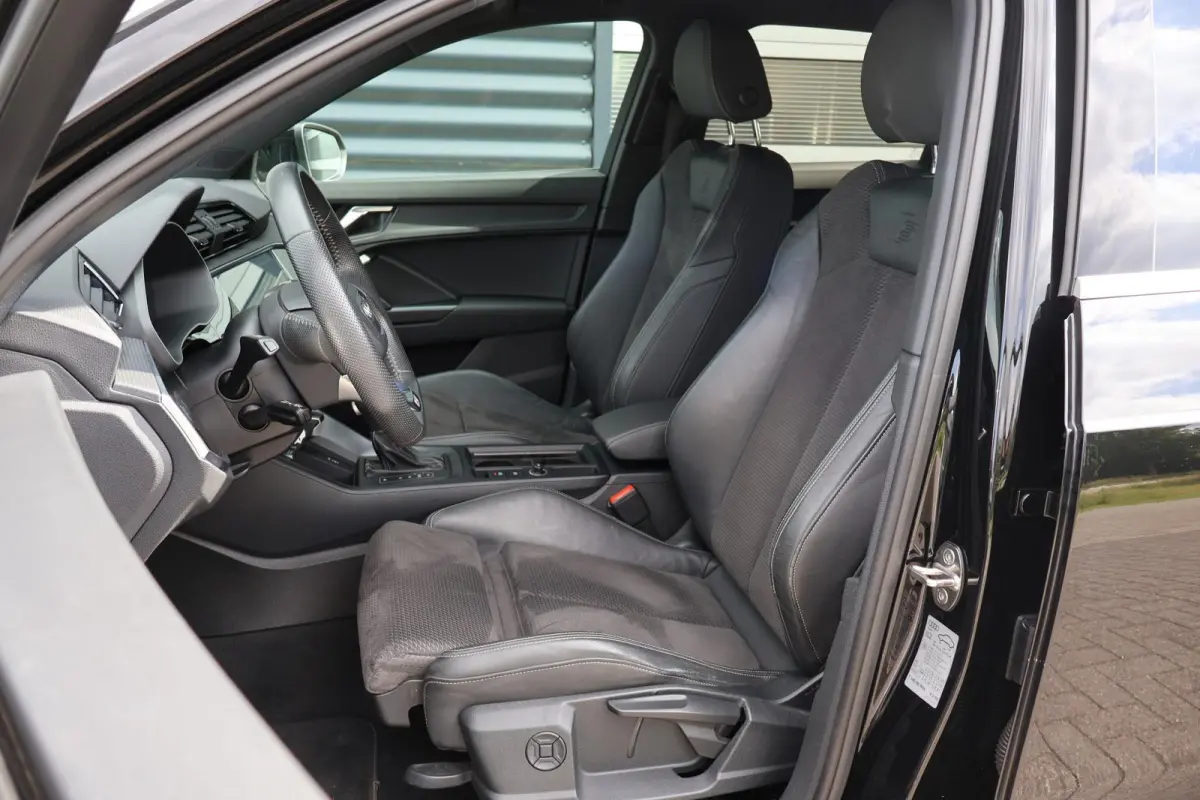 35 TFSI 150pk S-tronic S-Line | Afn. trekhaak | Navigatie | Sportstoelen | Stoelverwarming | Cruise Control | Dodehoek sensor | Elek. kofferbakklep | Elek. inklapbare spiegels